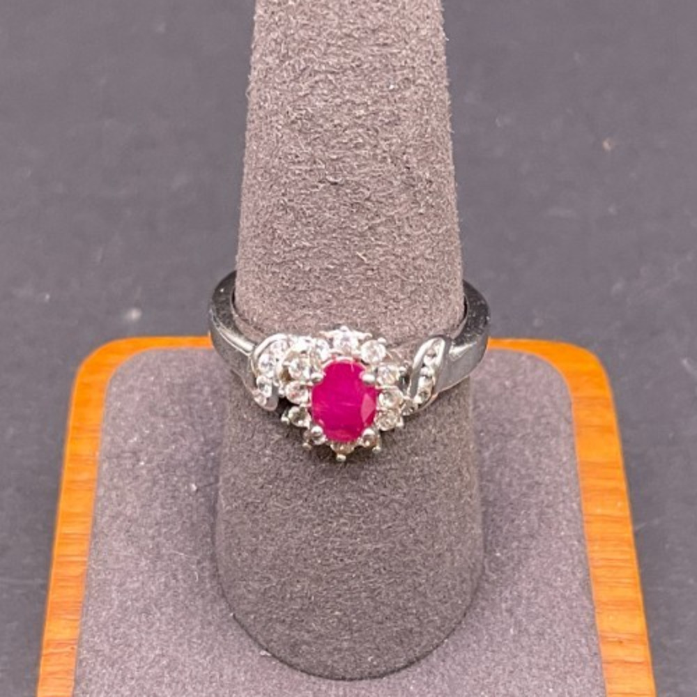 STS 925 Sterling Silver Oval Red Ruby Tone Accent Cluster Halo Ring Size 9